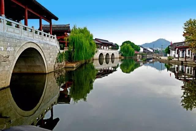 跳动的圆球